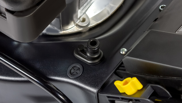 Бензиновая газонокосилка CHAMPION LM4222