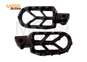 Подножки литые d8,2 чёрные (L R) BSE Z10