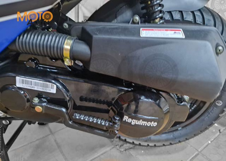 Скутер Regulmoto EAGLE 50 (LJ80QT-3L) колёса R12, Белый/синий