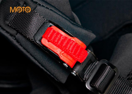 Шлем KIOSHI Fighter 802 мотард с очками, белый