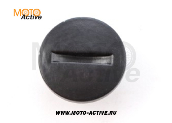 Заглушка пластиковая центральная передней крышки левого картера двиг. 153FMI/154FMI (эл. стартер)
