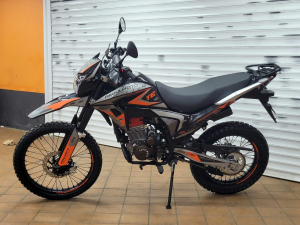 Мотоцикл REGULMOTO TE 4 valve oil черный/оранжевый