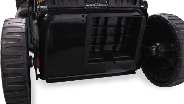 Бензиновая газонокосилка CHAMPION LM4622