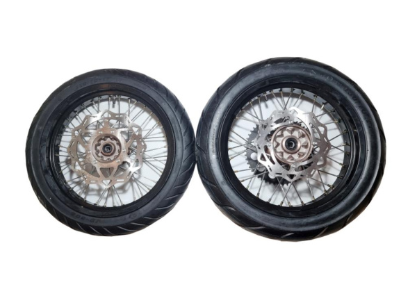 Колеса МОТАРД комп-т Regulmoto ZR,CRZ(диски алюминий с шиной 110/70-17,130/70-17,зв.520х44 ось 20/25